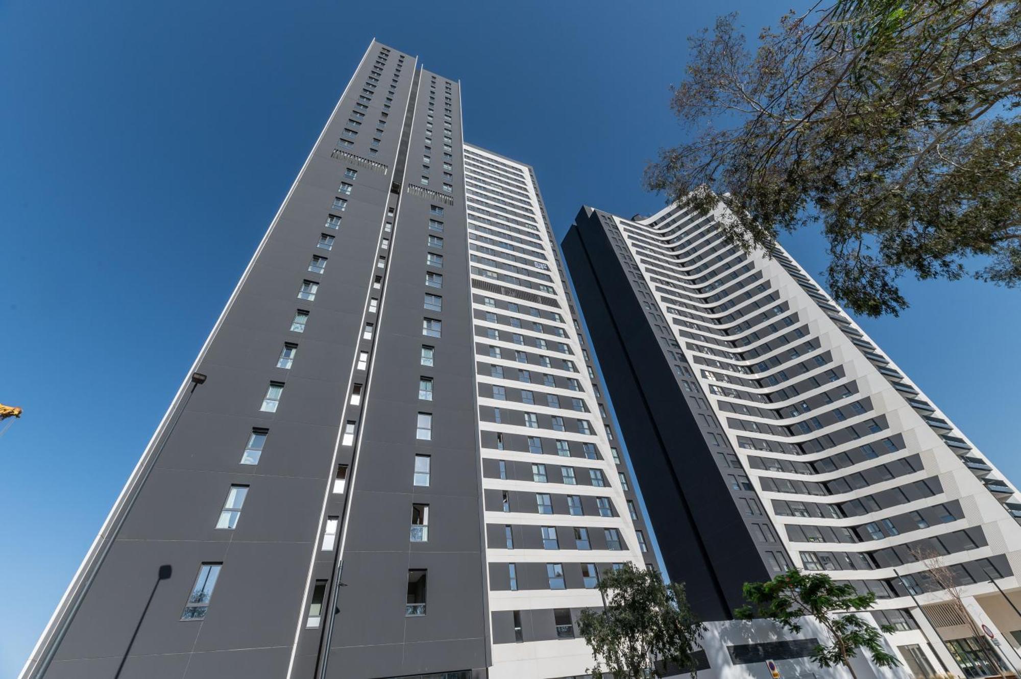 Xpce Urban 12 Skyline - Parking Free